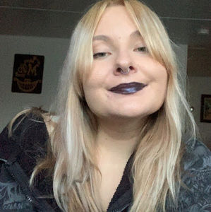 Meet your Posher, Tia